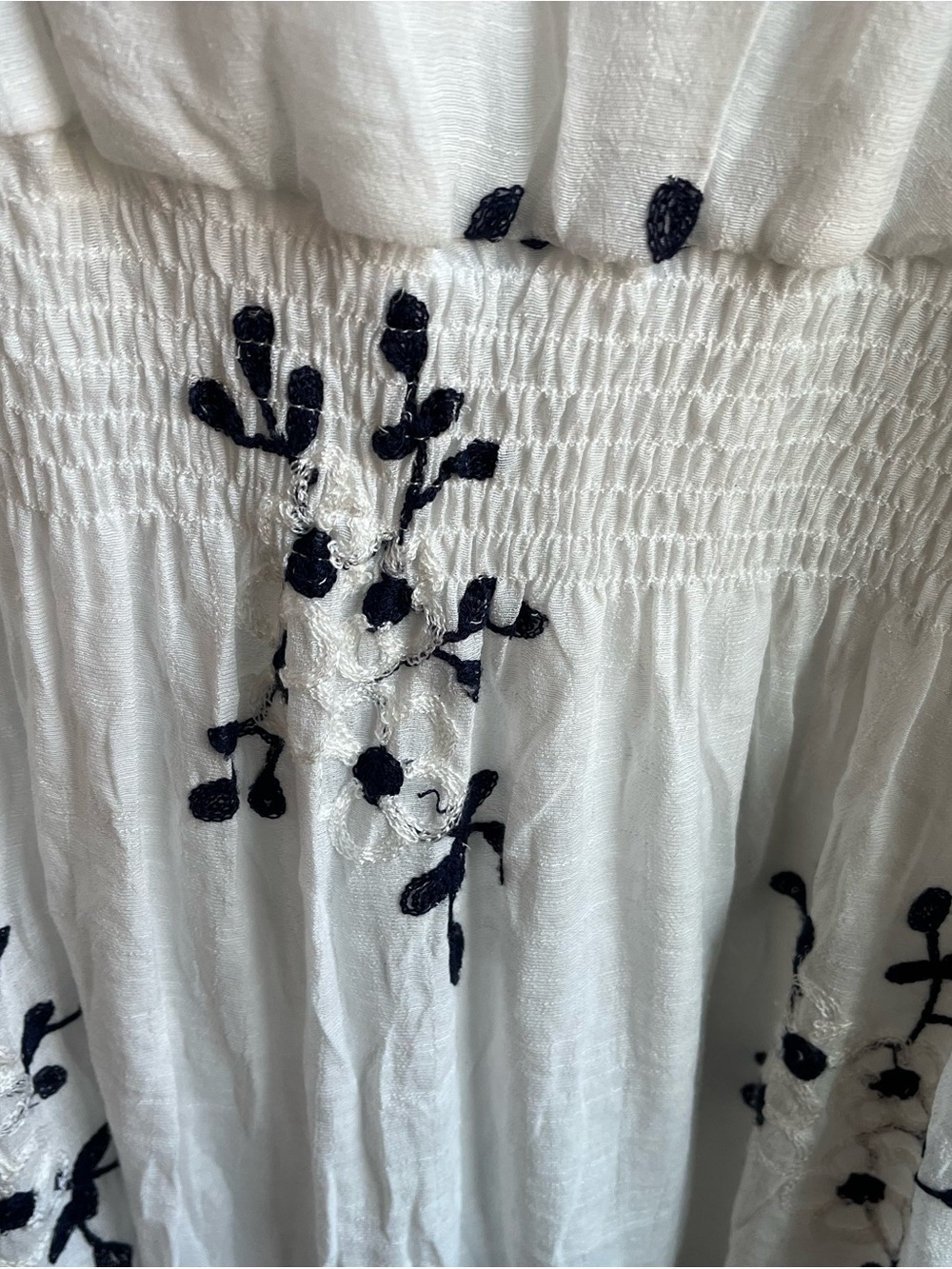 Kindred Maxi Dress Navy Floral Embroidery Puff Sleeves Ruffle Skirt NWT - Picture 5 of 8